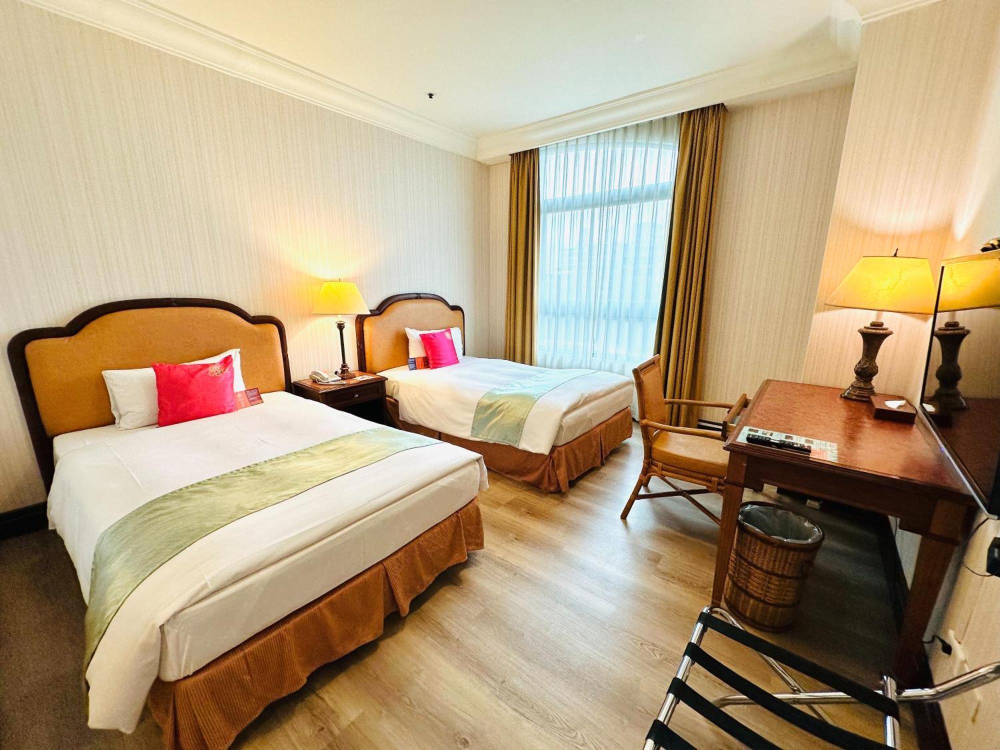 Wei-Yat Grand Hotel Tainan Exterior foto